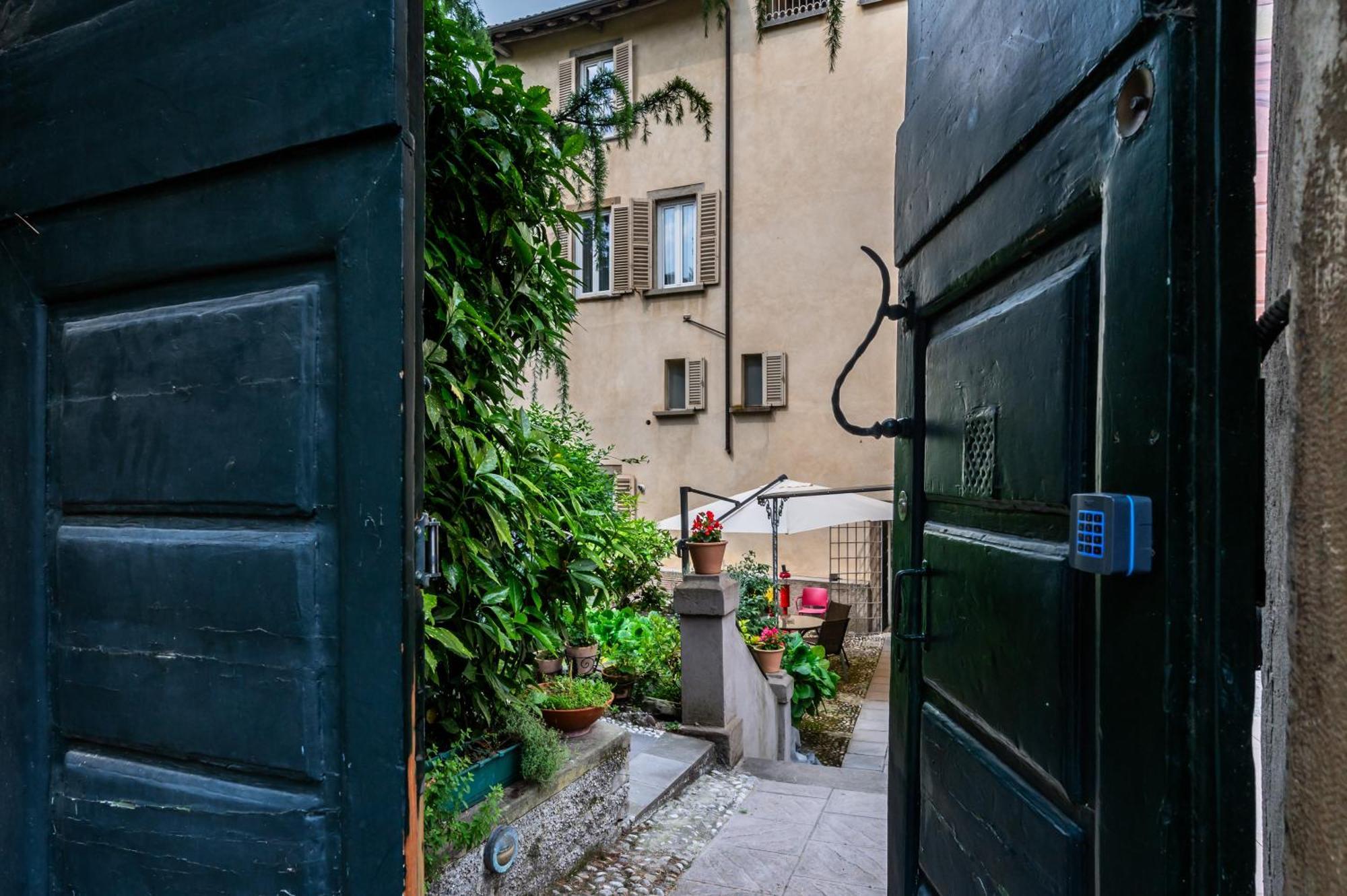 Palazzo Rivola Hotel Bergamo Exterior photo